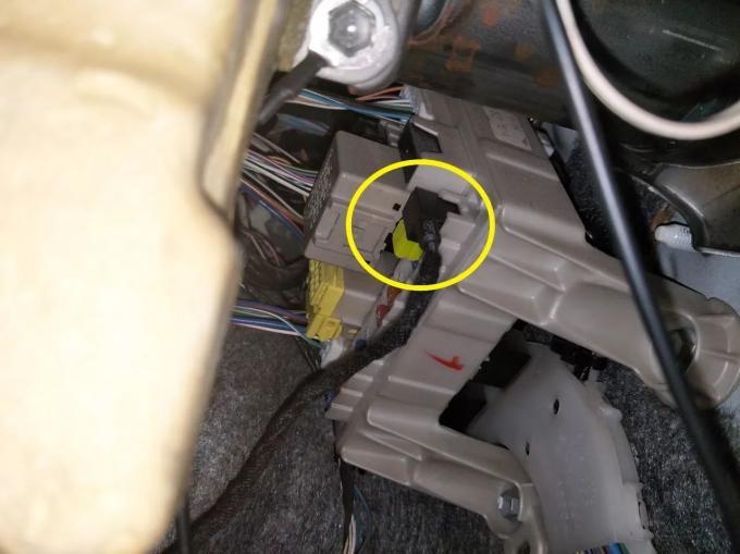 The installation of 10 Series of TOYOTA ALPHARD - latest china supplier